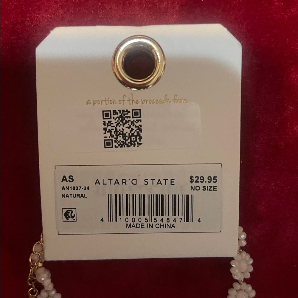 Altar'd State Natural Blossom Flower Bead Necklace NWT - Picture 4 of 4